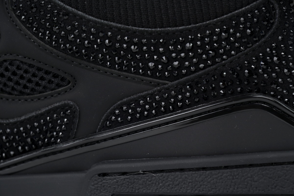 LOUIS VUITTON All Black Diamond Surface
