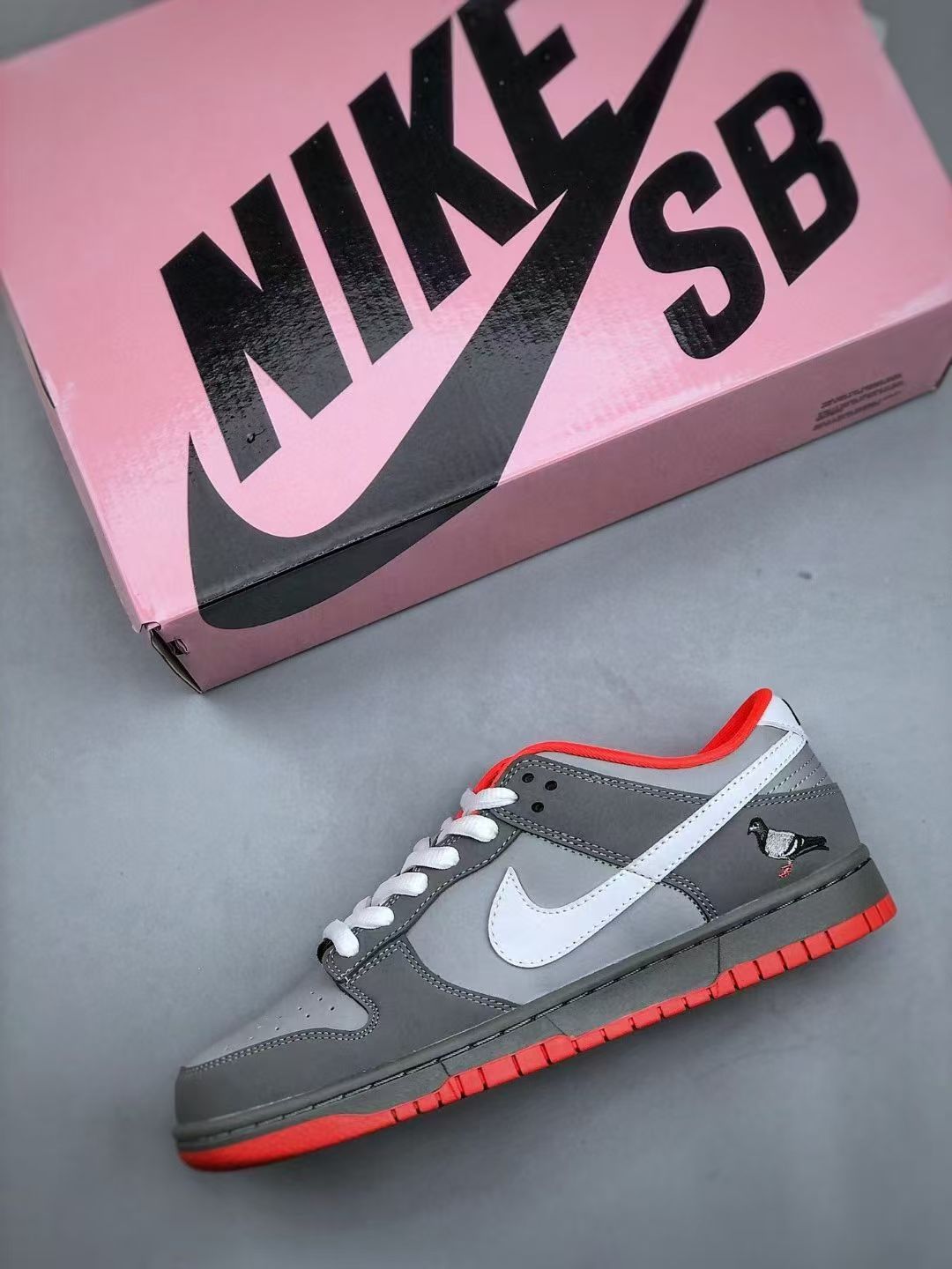 Nike SB Dunk Low Staple NYC Pigeon Men's 304292-011
