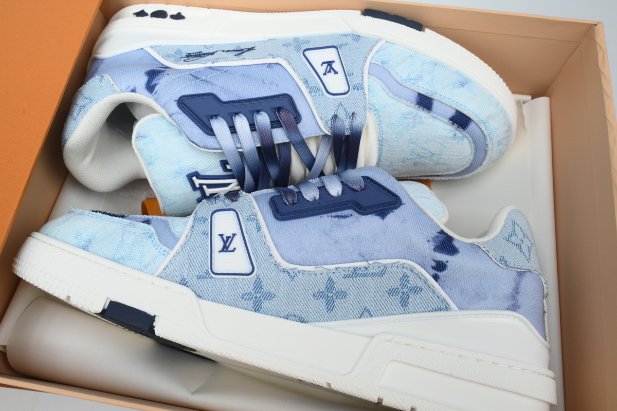 Louis Vuitton Trainer Gradient Blue