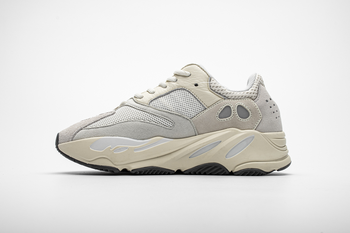 Yeezy Boost 700 Analog EG7596
