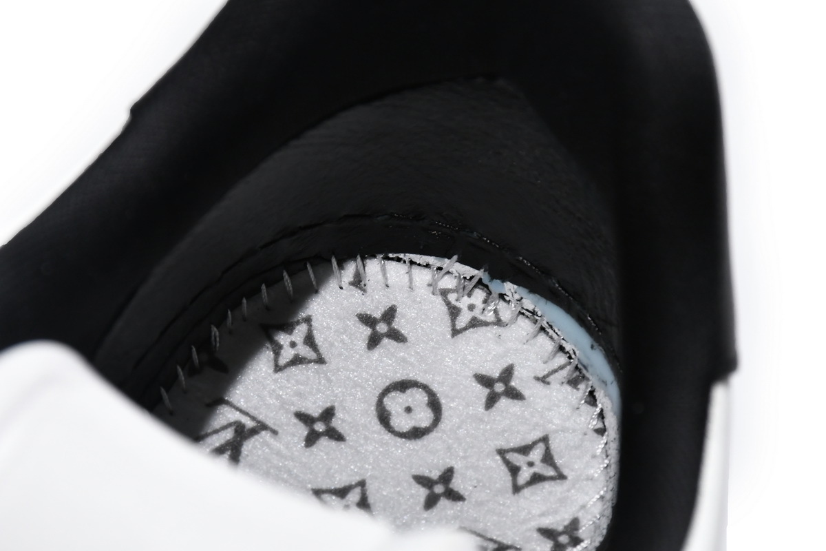 Louis Vuitton Black and White 1A9ADA