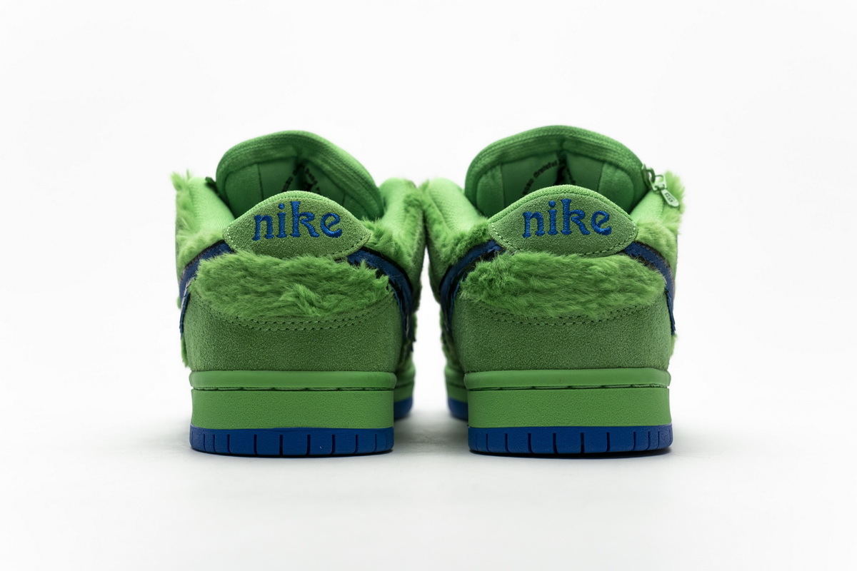 Grateful Dead x Nike SB Dunk Low Green Bear CJ5378-300