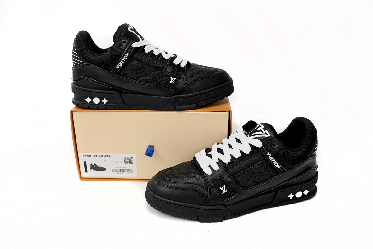 Louis Vuitton Trainer All Black Embossing 1AARER
