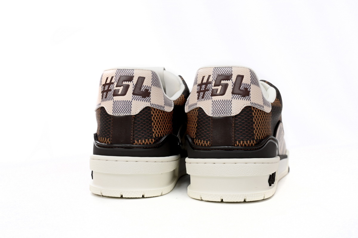Louis Vuitton Trainer Brown 1AAST3