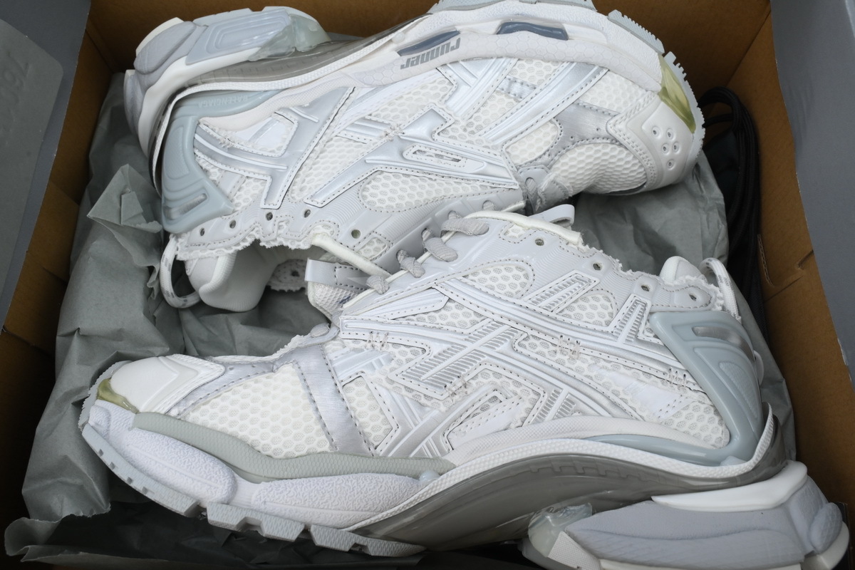 Balenciaga Runner Mi Light Blue 677402 W3RB2 8100