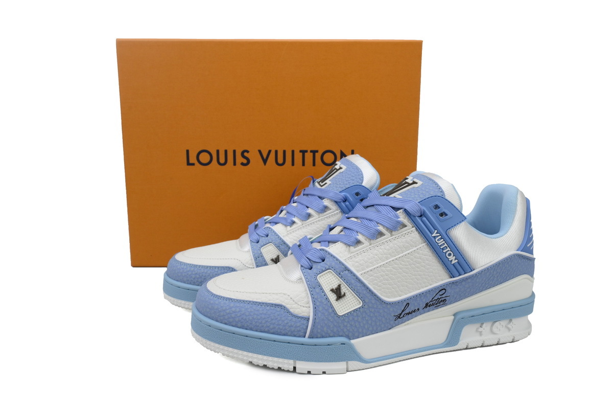 Louis Vuitton Trainer Sneaker In Blue