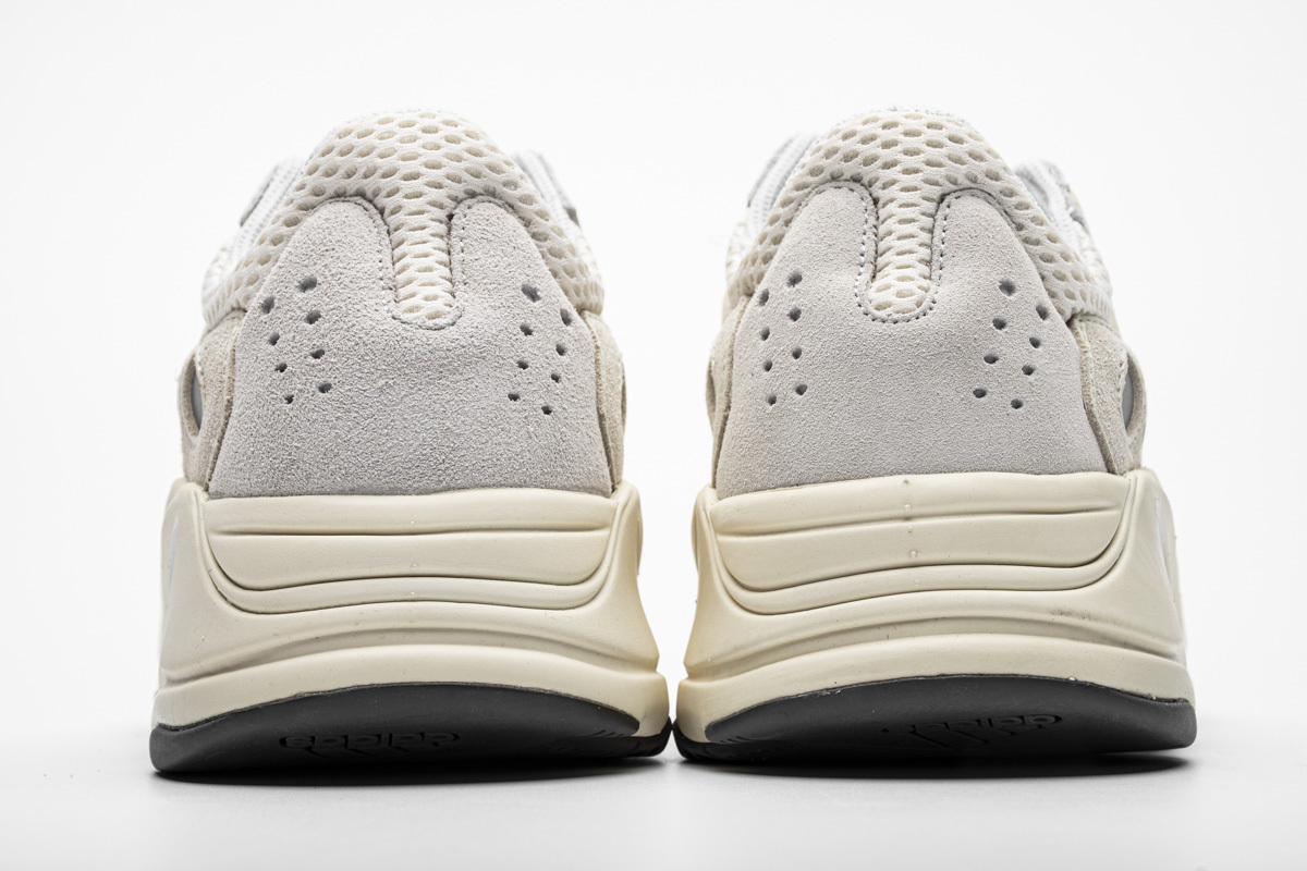 Yeezy Boost 700 Analog EG7596