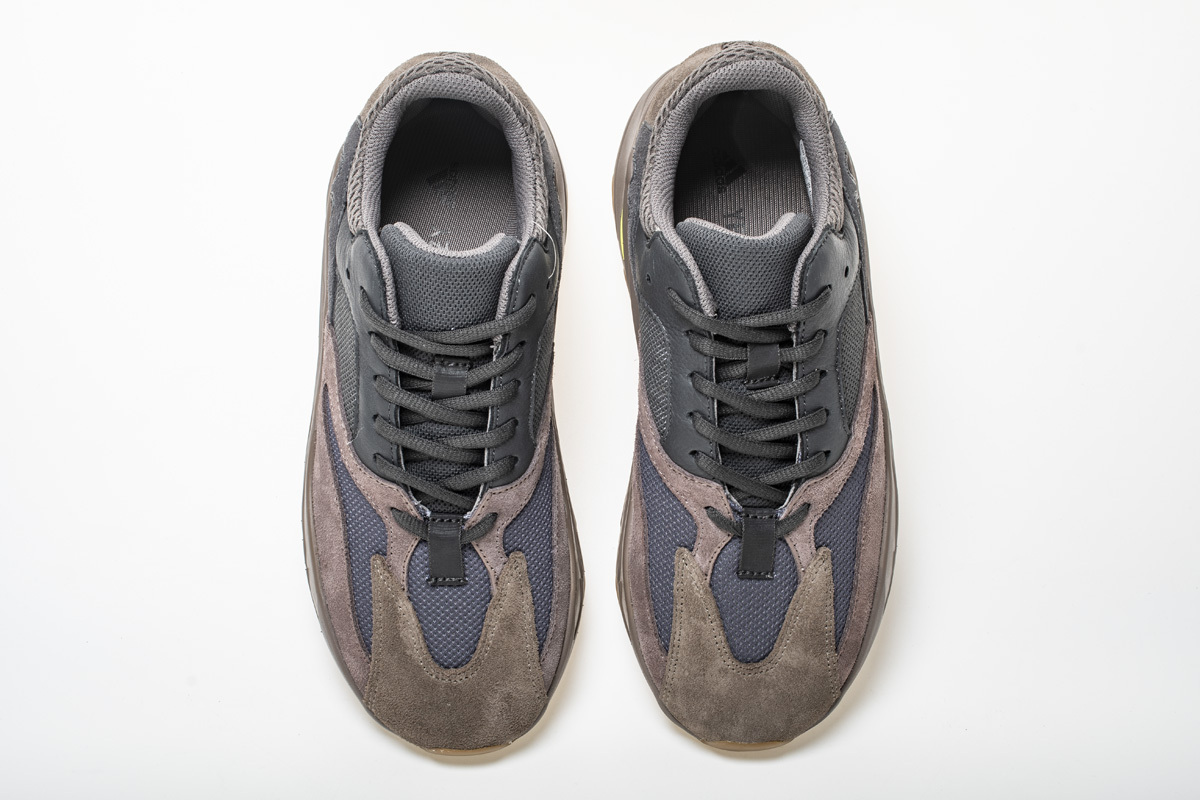 Yeezy Boost 700 Mauve EE9614