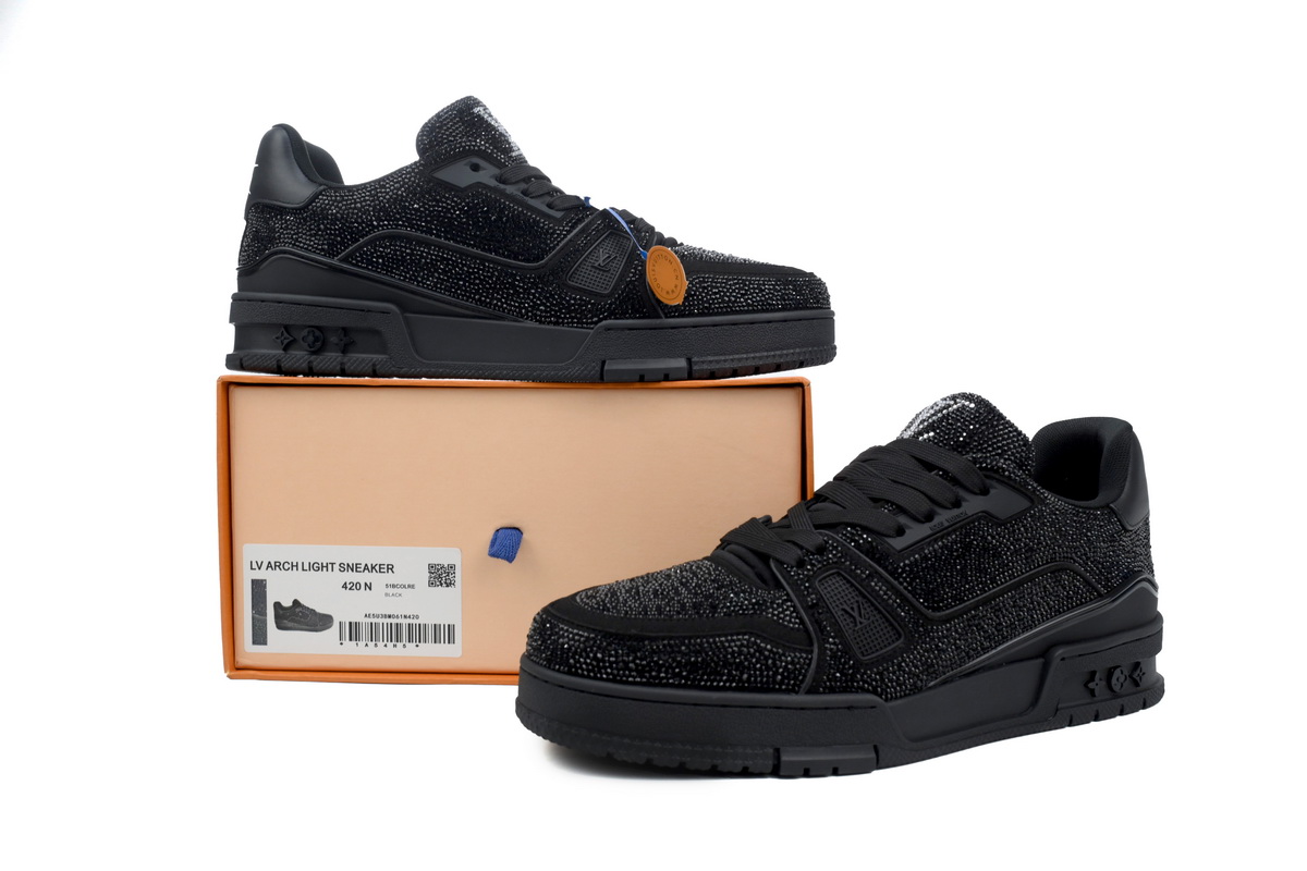 Louis Vuitton Trainer Full Black Diamond Sneakers
