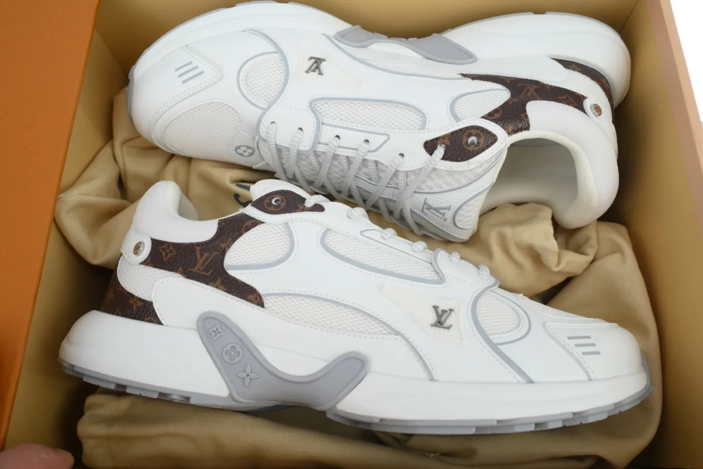 Louis Vuitton Runner LV Olympia White