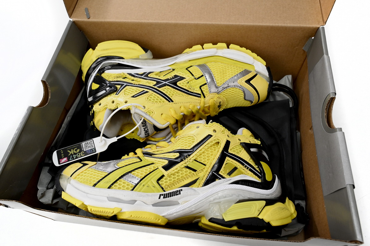 Balenciaga Runner Sneaker Black Yellow 677402 W2RD3 0510